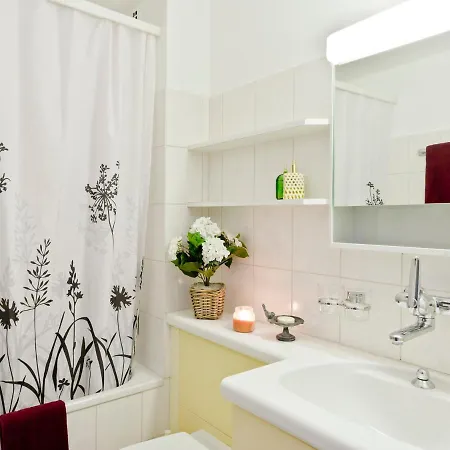 Apartment Double Room-4 By Interhome